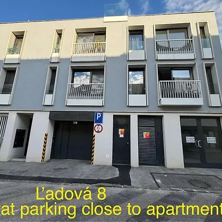 New 5 - Self Check In, With Parking Apartmán