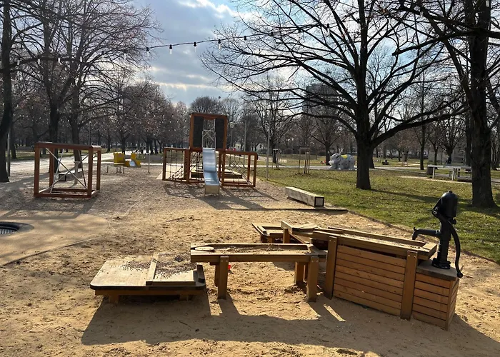 New 5 - Self Check In, With Parking *