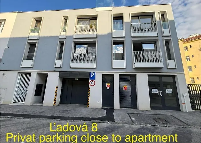 New 5 - Self Check In, With Parking Apartmán