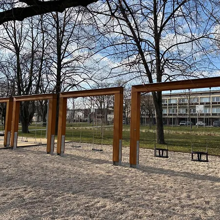 New 5 - Self Check In, With Parking *