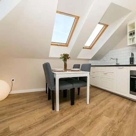 New 5 - Self Check In, With Parking Μπρατισλάβα